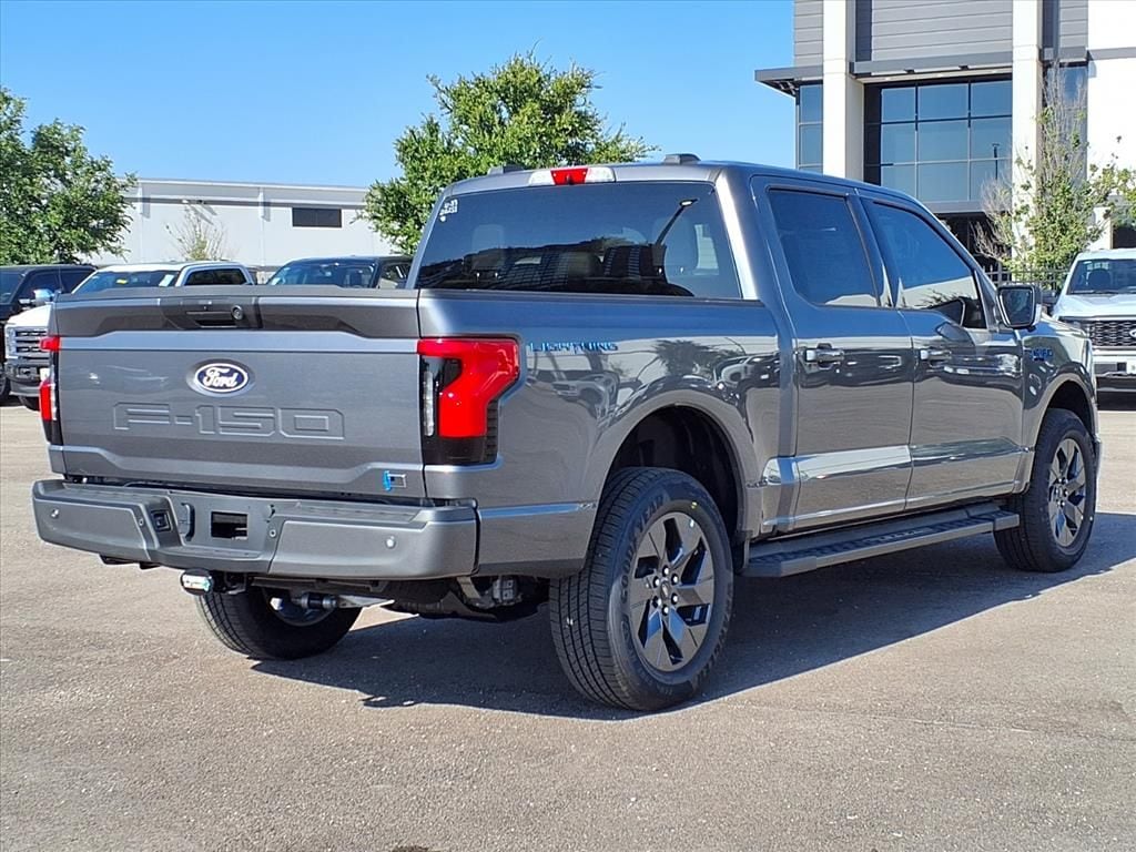 2025 Ford F-150 Lightning Flash - Photo 4