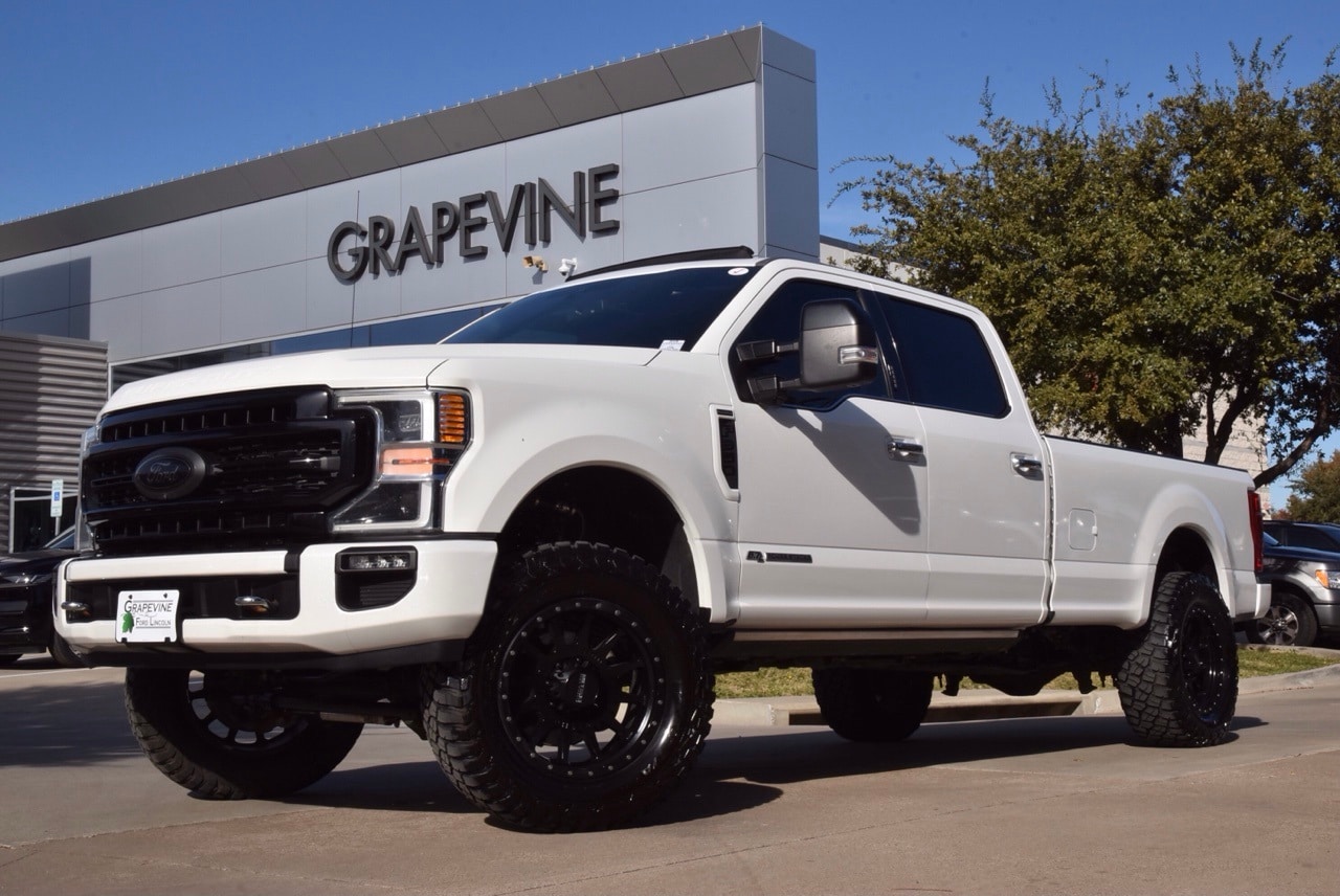 2020 Ford F-350 Super Duty Platinum's photo