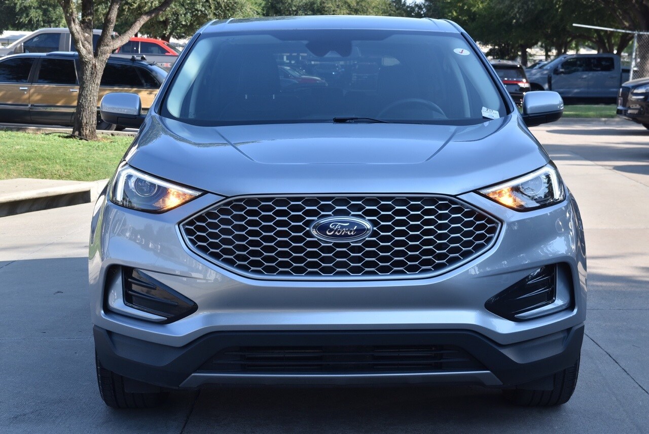2024 Ford Edge SEL photo 2