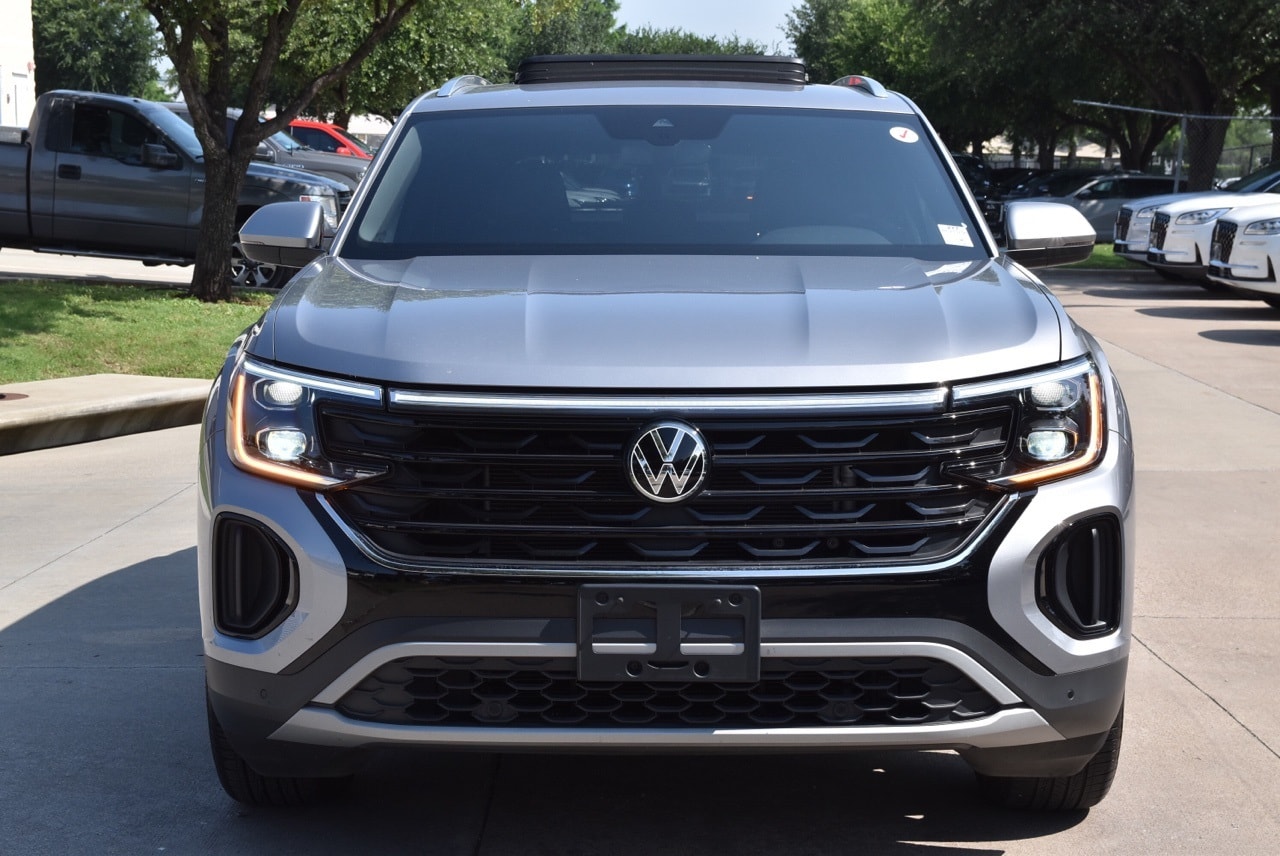 Used 2024 Volkswagen Atlas Cross Sport SE w/Tech with VIN 1V2JE2CAXRC213750 for sale in Grapevine, TX