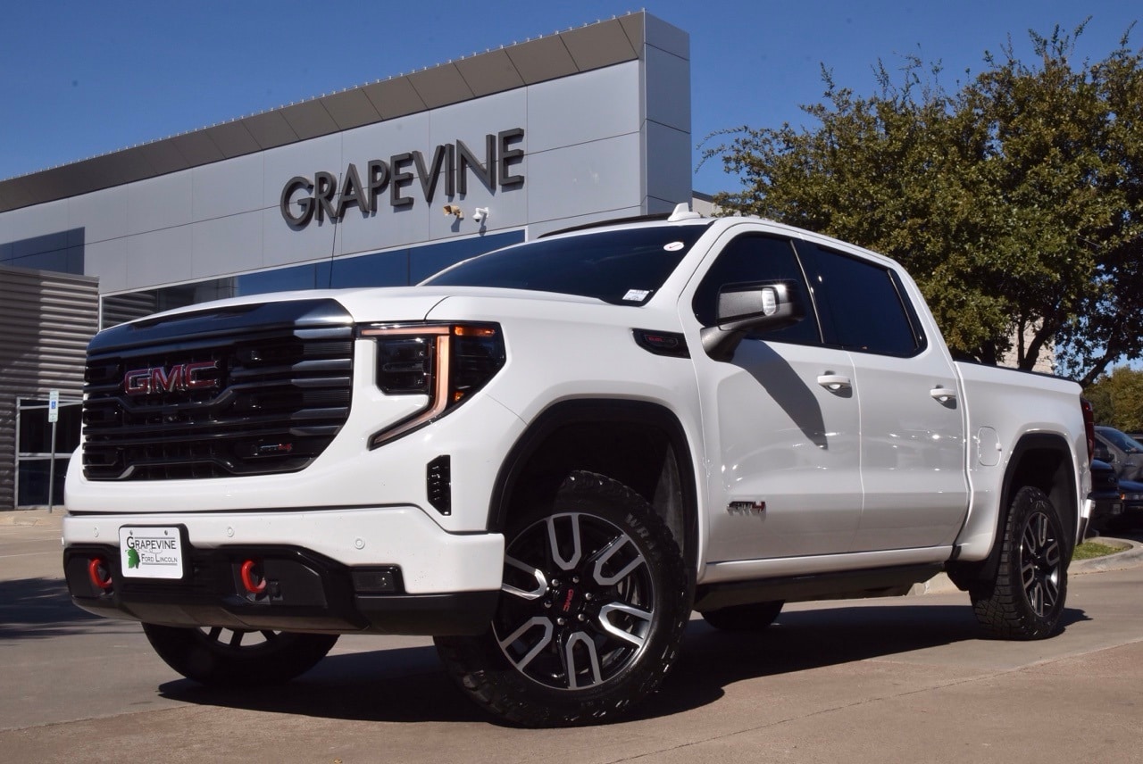 2023 GMC Sierra 1500 AT4's photo