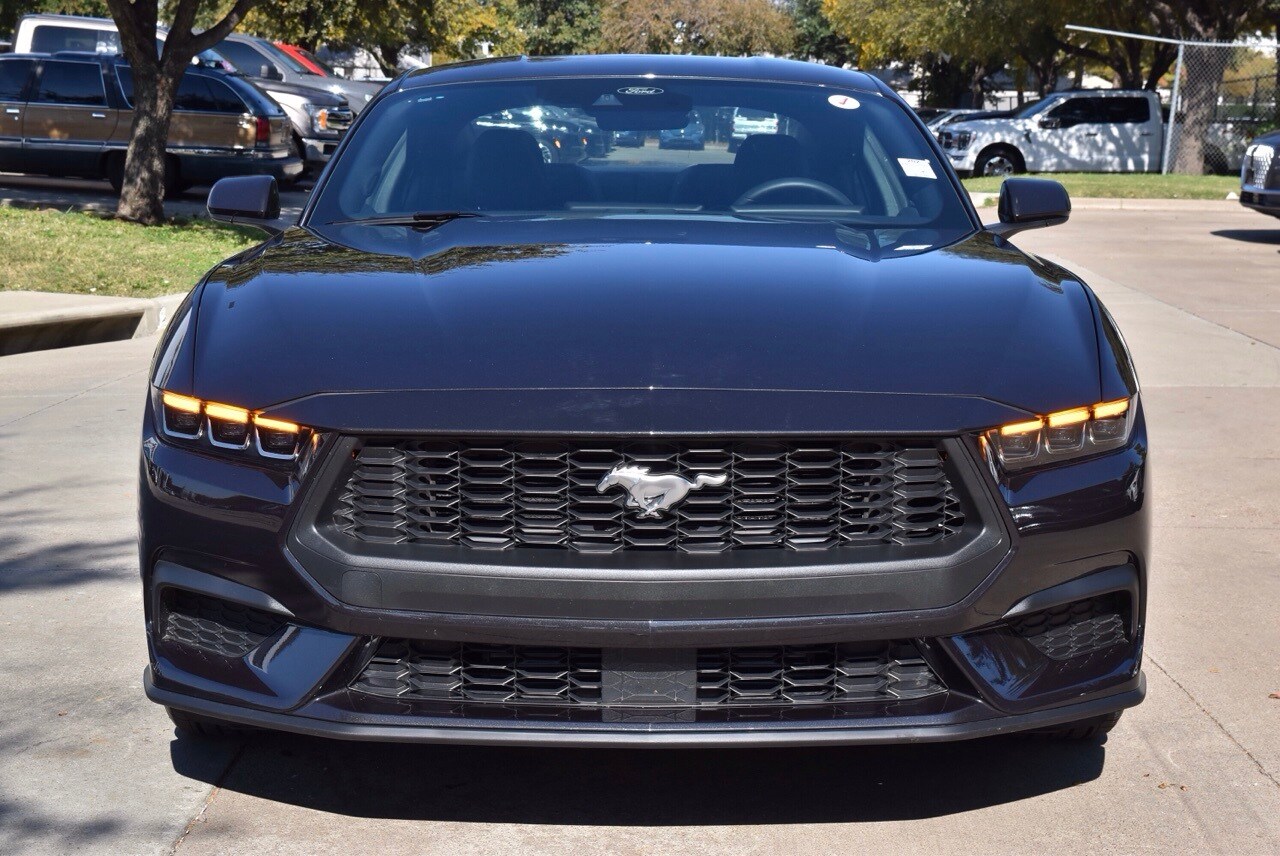 2024 Ford Mustang EcoBoost photo 2