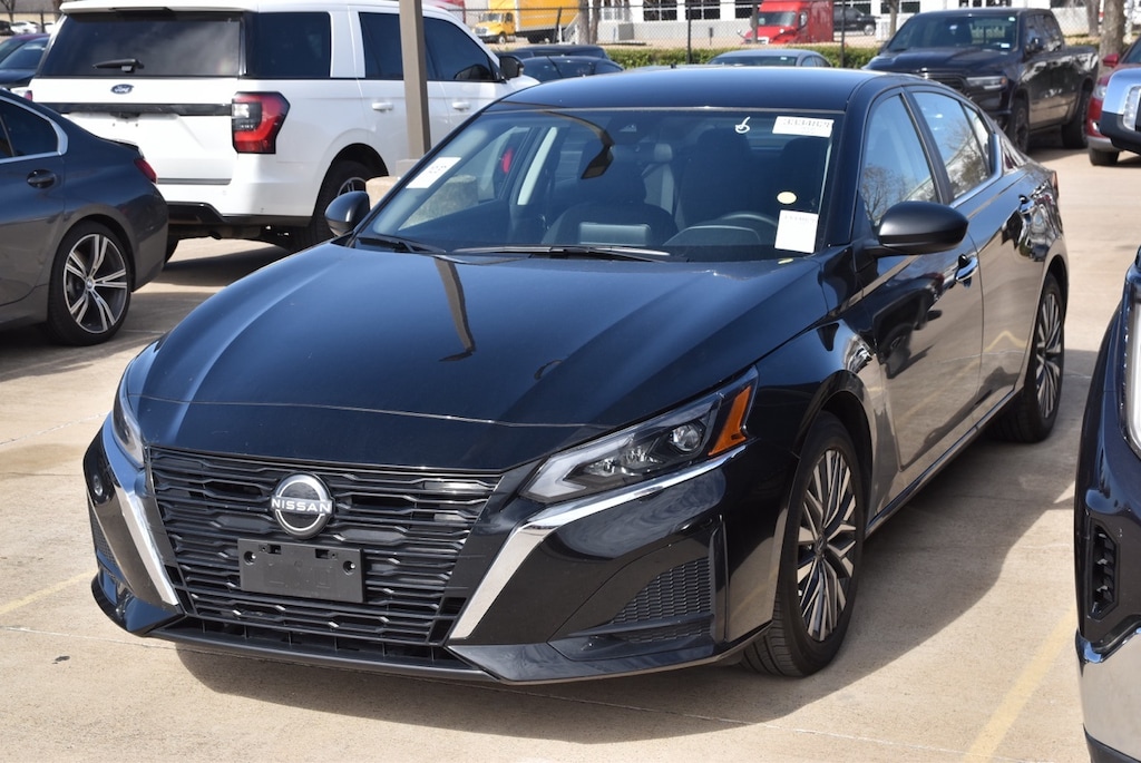 Used 2025 Nissan Altima 2.5 SV Sedan