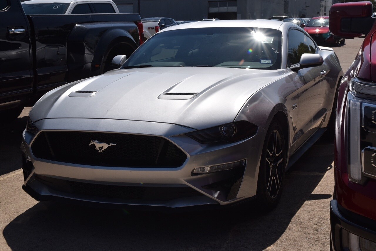 2018 Ford Mustang GT photo 2