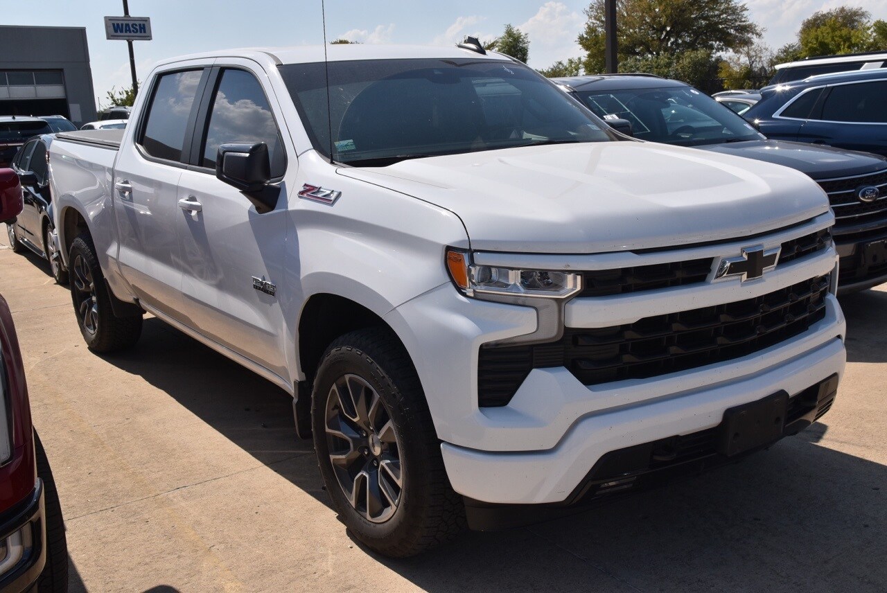 2023 Chevrolet Silverado 1500 RST photo 4