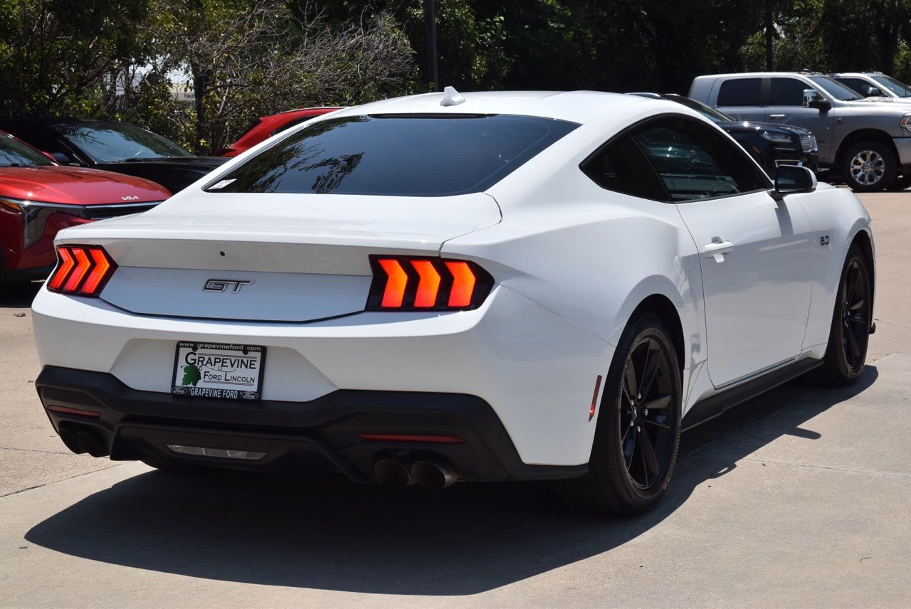 2024 Ford Mustang 8