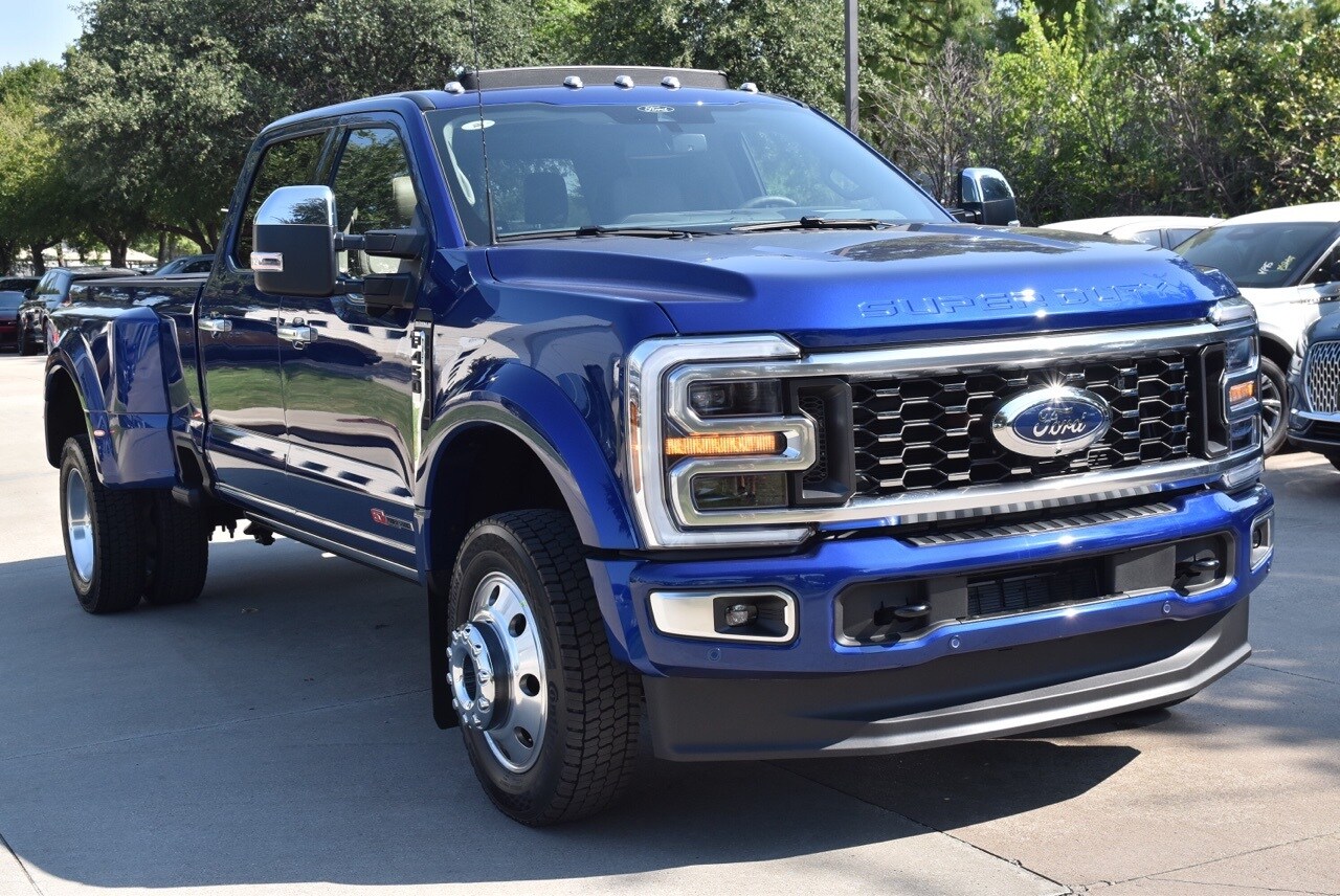 2026 Ford F-450 Platinum photo 3