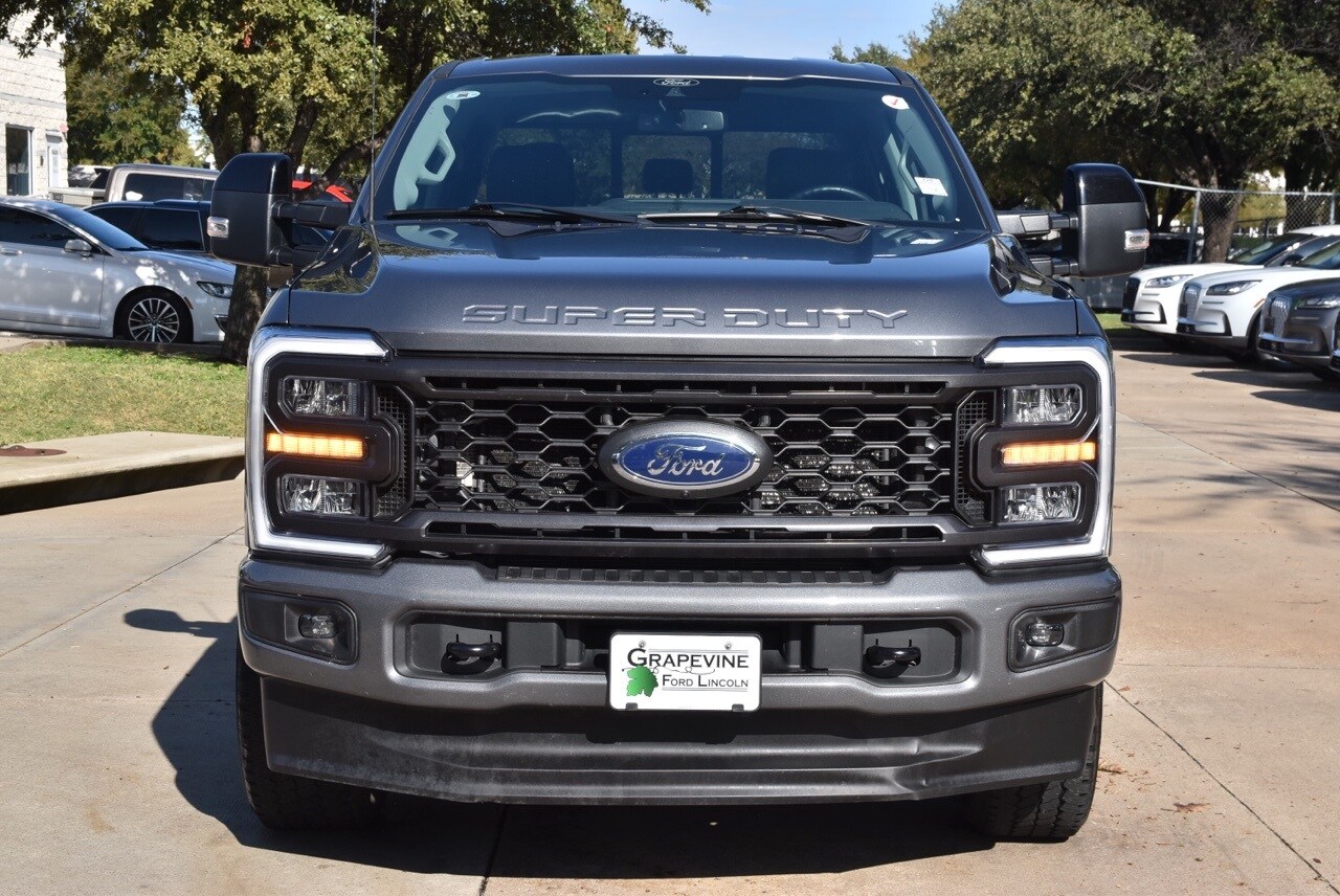 2024 Ford F-250 Lariat photo 2