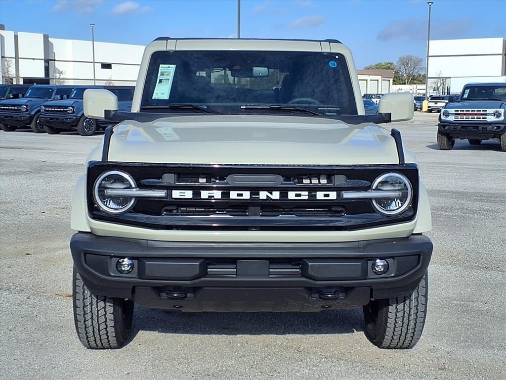 New 2025 Ford Bronco Outer Banks SUV