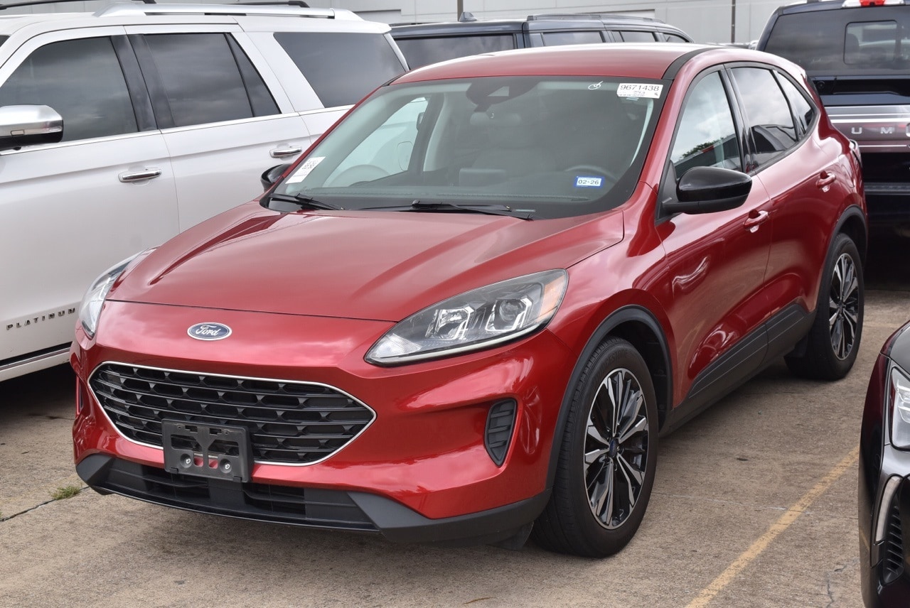 Used 2022 Ford Escape SE with VIN 1FMCU0G69NUA31447 for sale in Grapevine, TX