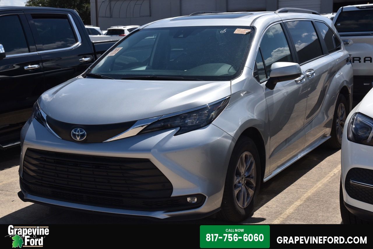 Celestial Silver 2025 Toyota Sienna Minivan Front-Wheel Drive Continuously Variable Transmission