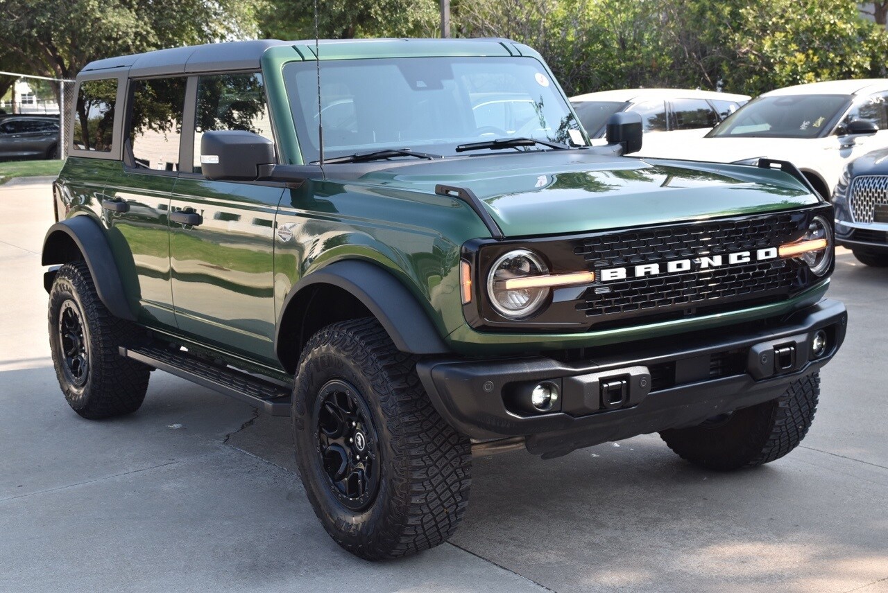 2023 Ford Bronco Wildtrak photo 2
