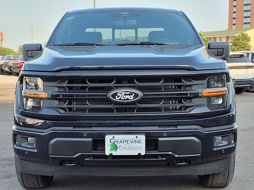 2025 Ford F-150 XLT photo 2