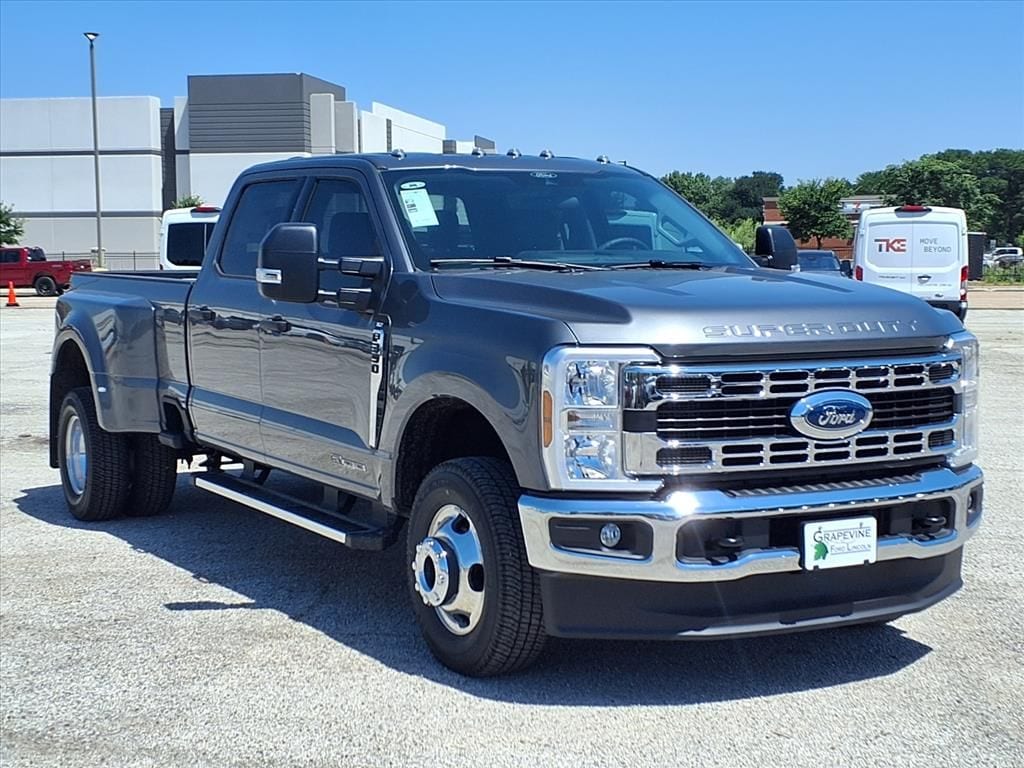 New 2026 Ford F-350 XLT Truck Crew Cab