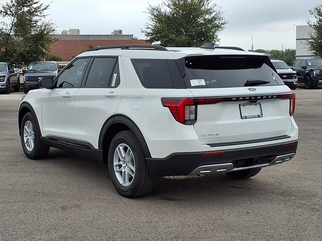 2026 Ford Explorer Active - Photo 6