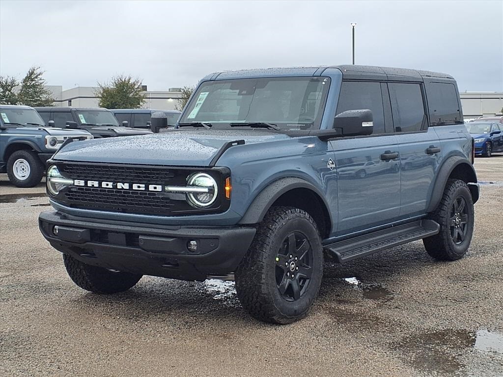 2025 Ford Bronco 4-Door Outer Banks's photo