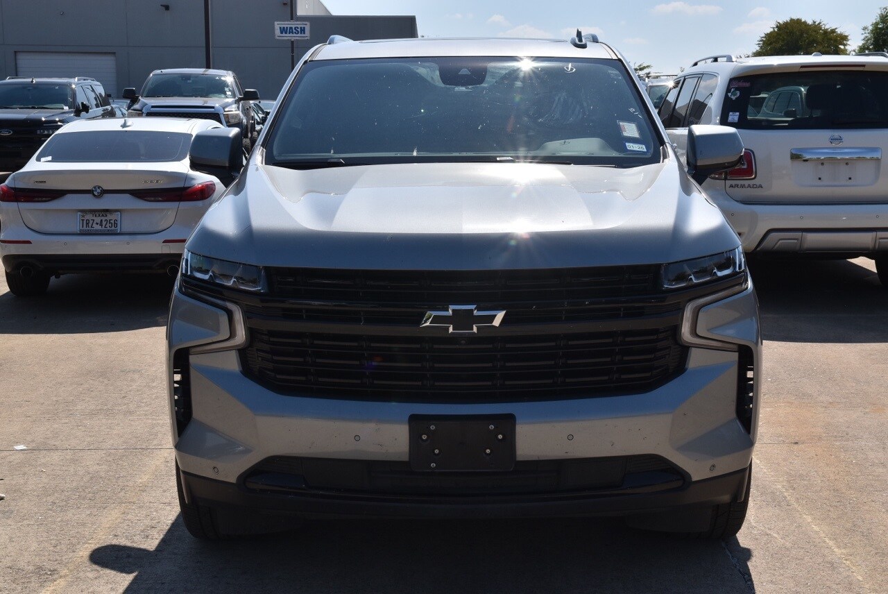 2023 Chevrolet Suburban RST photo 2
