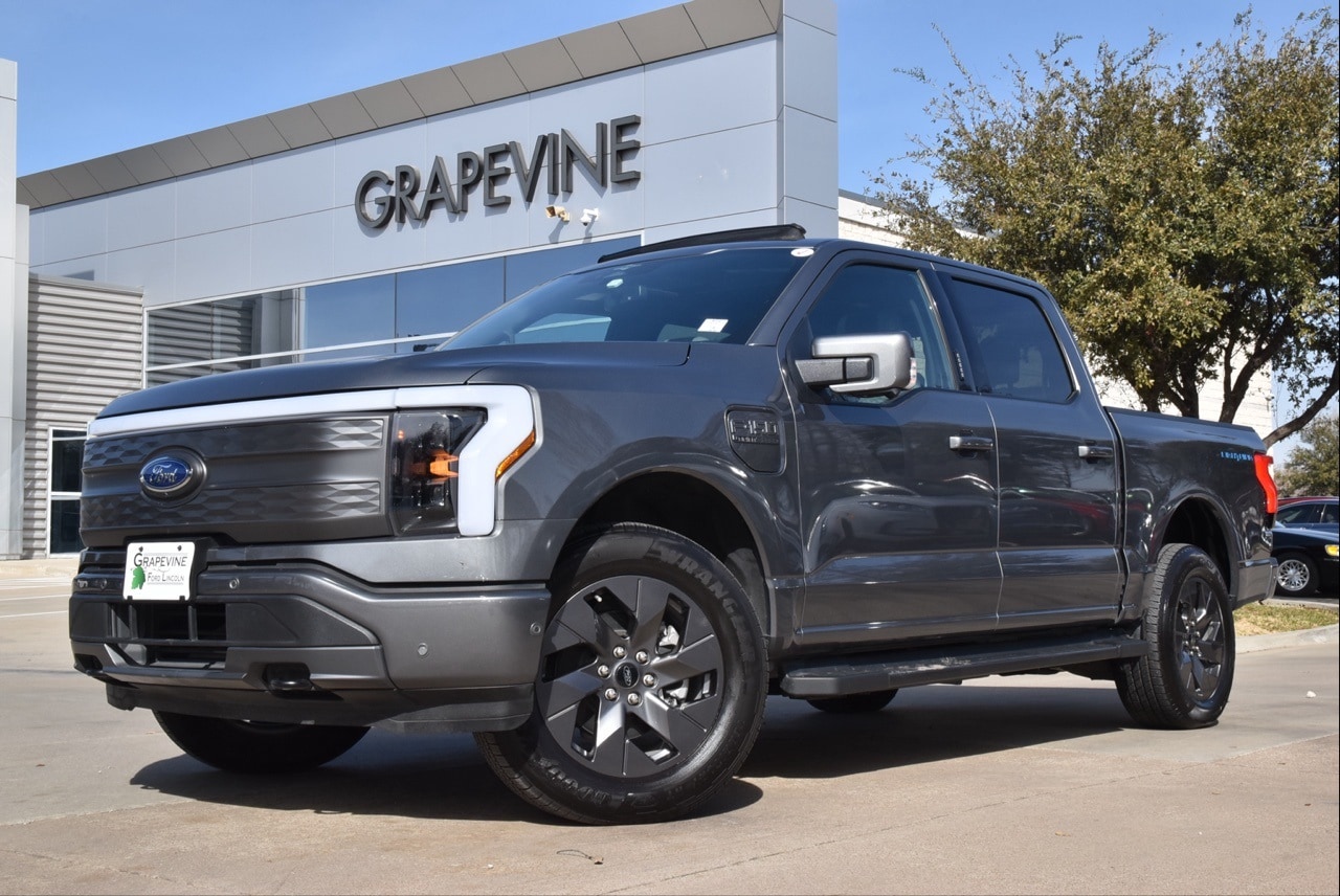 2023 Ford F-150 Lightning Lariat SuperCrew AWD