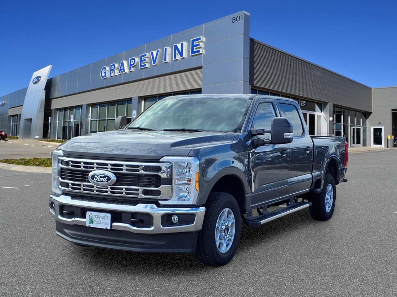 2027 Ford F-250 XLT Truck Crew Cab