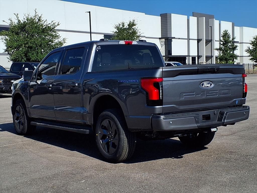 2025 Ford F-150 Lightning Flash - Photo 6