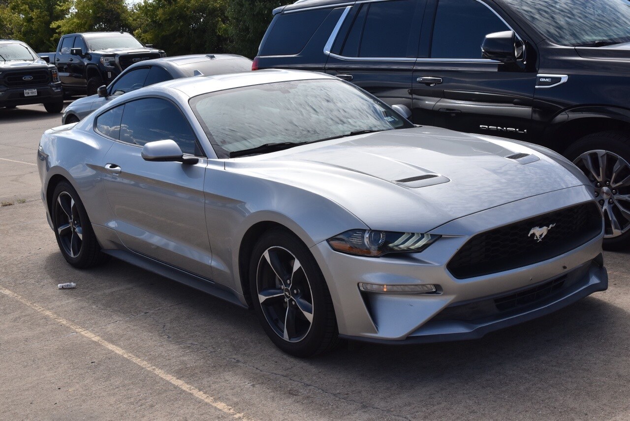 2020 Ford Mustang EcoBoost photo 3