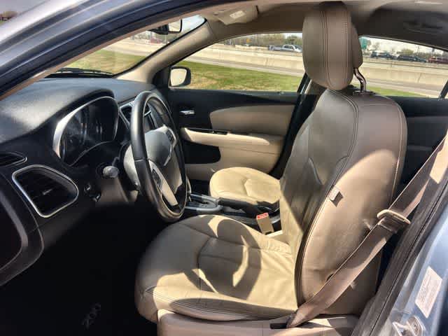 Thumbnail: 2012 Chrysler 200 - 11