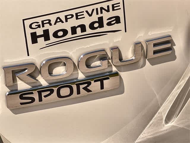 Thumbnail: 2022 Nissan Rogue Sport - 8