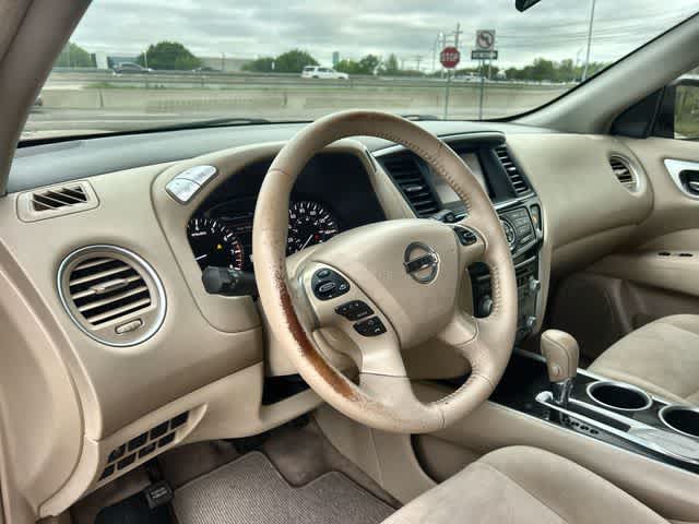 Thumbnail: 2013 Nissan Pathfinder - 15