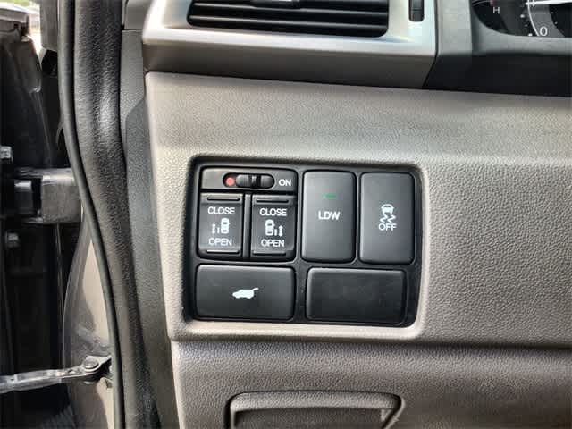 Thumbnail: 2015 Honda Odyssey - 29