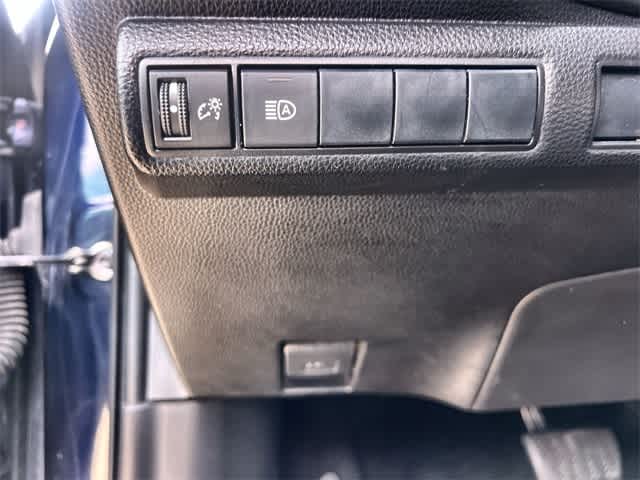 Thumbnail: 2020 Toyota Corolla - 28