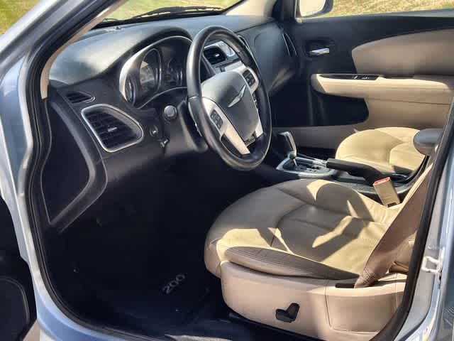 Thumbnail: 2012 Chrysler 200 - 3