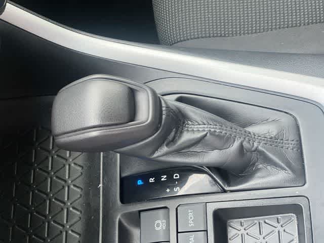 Thumbnail: 2021 Toyota RAV4 - 16