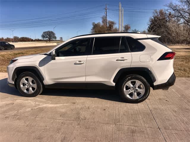 Thumbnail: 2021 Toyota RAV4 - 4