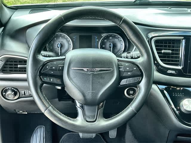 Thumbnail: 2020 Chrysler Pacifica - 17