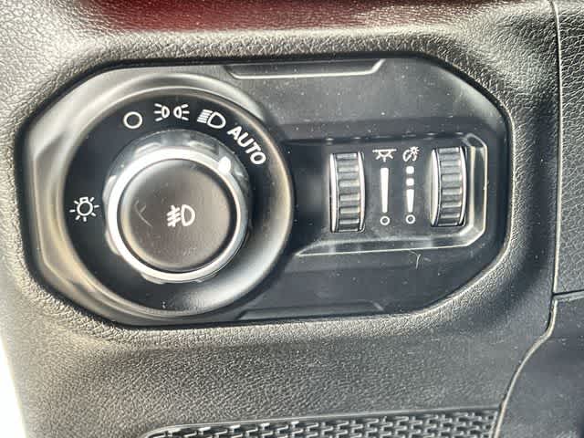 Thumbnail: 2018 Jeep Wrangler - 29