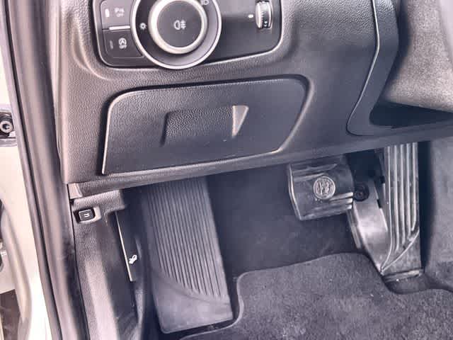 Thumbnail: 2020 Alfa Romeo Giulia - 29