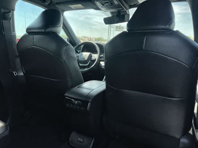 Thumbnail: 2023 Toyota Highlander - 13