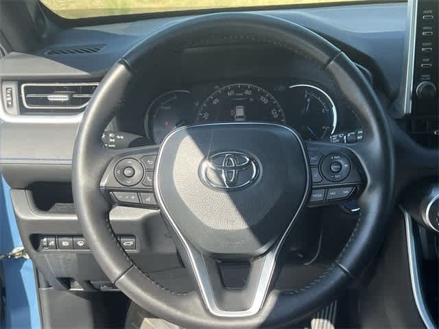 Thumbnail: 2022 Toyota RAV4 - 17