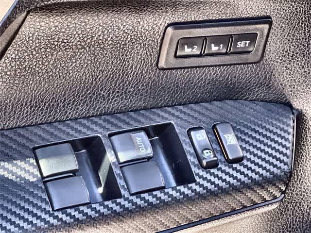 Thumbnail: 2013 Toyota RAV4 - 30