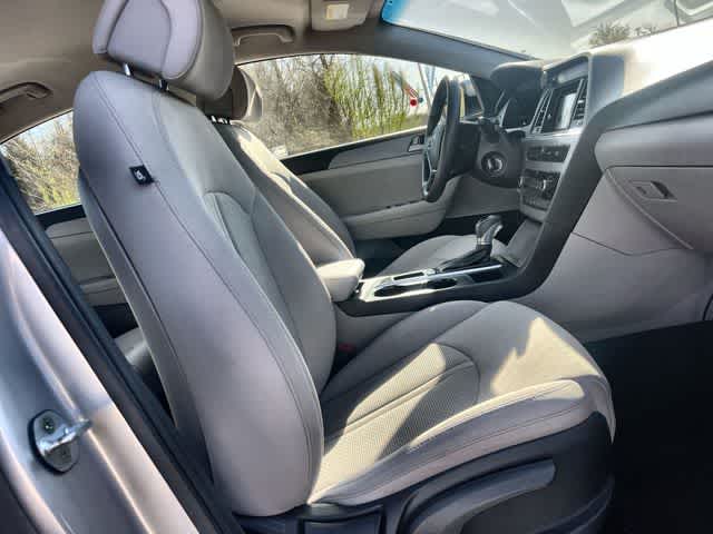 Thumbnail: 2015 Hyundai Sonata - 12