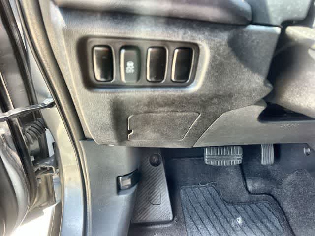 Thumbnail: 2015 Mitsubishi Outlander Sport - 27