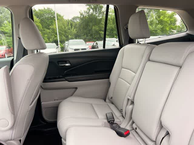 Thumbnail: 2018 Honda Pilot - 14