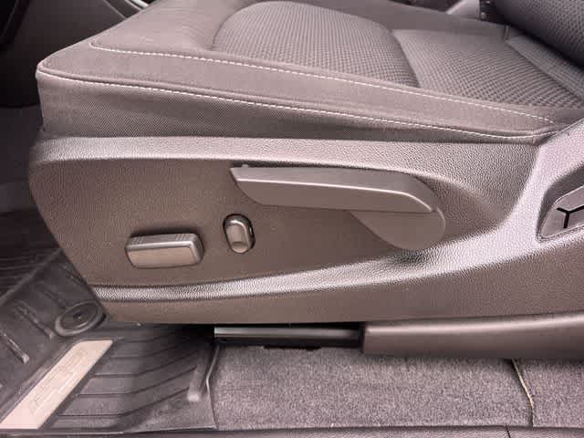 Thumbnail: 2021 Chevrolet Colorado - 30