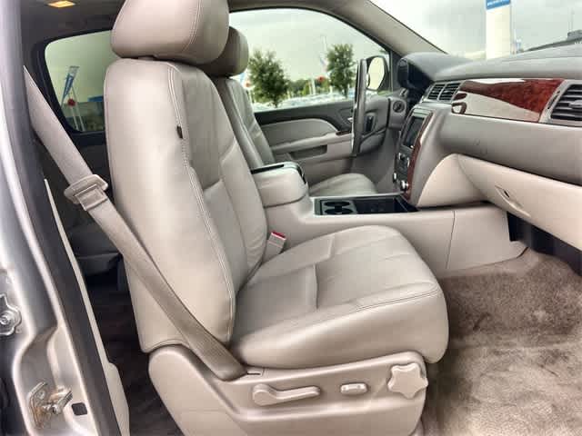 Thumbnail: 2014 Chevrolet Suburban - 12