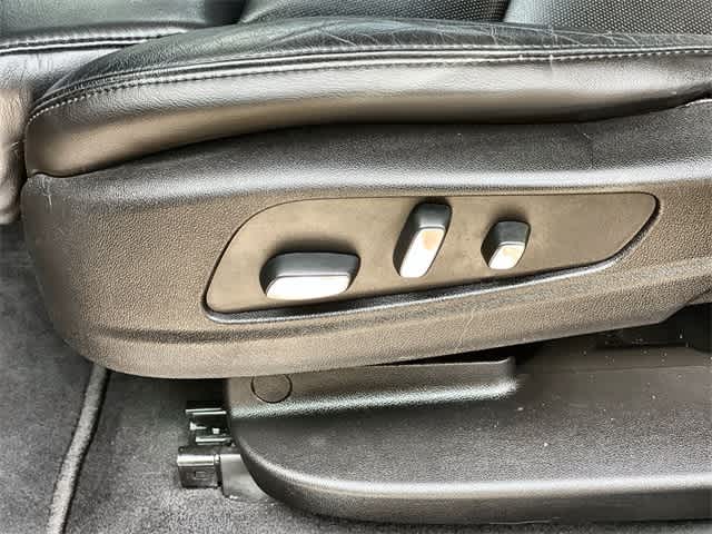 Thumbnail: 2017 Cadillac XT5 - 31