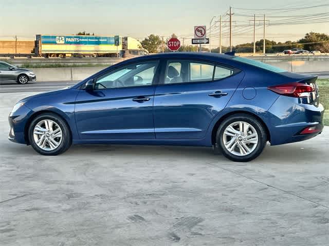 2019 Hyundai Elantra SEL photo 4