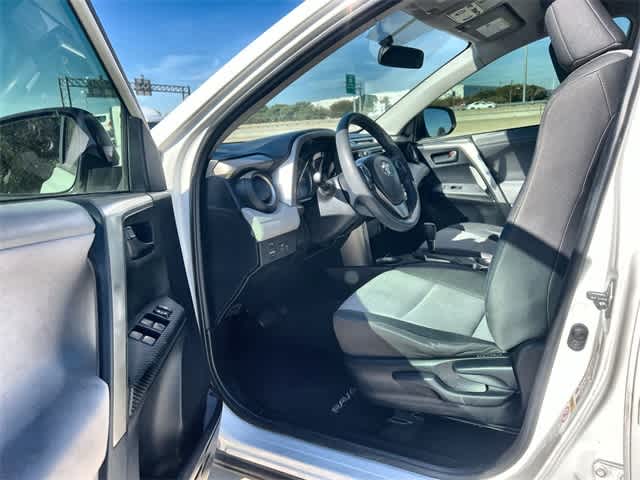 Thumbnail: 2013 Toyota RAV4 - 3