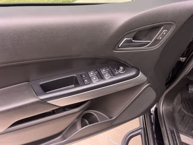 Thumbnail: 2021 Chevrolet Colorado - 29