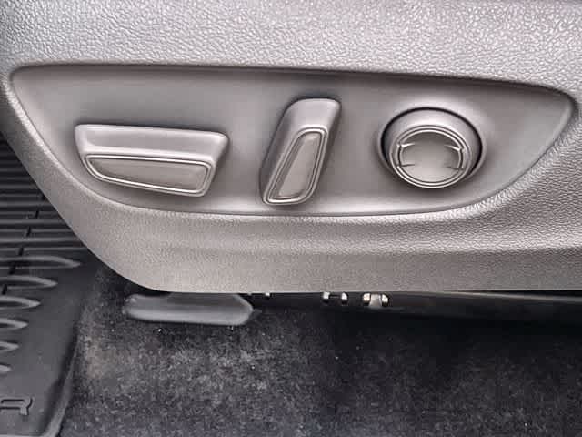 Thumbnail: 2023 Toyota Highlander - 31