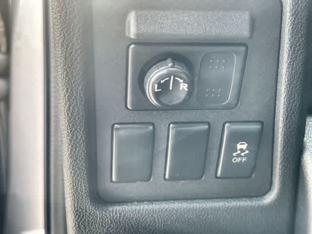 Thumbnail: 2011 Nissan Rogue - 28